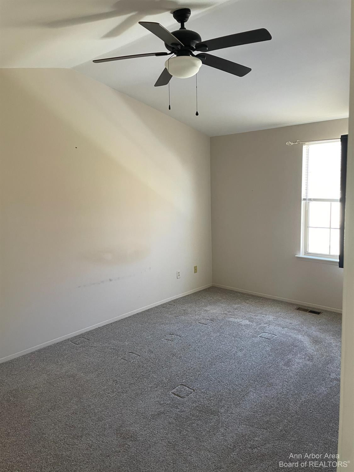 70 Pine Tree Ridge Waterford, MI 48327 - Photo 11 of 19 Photo 11