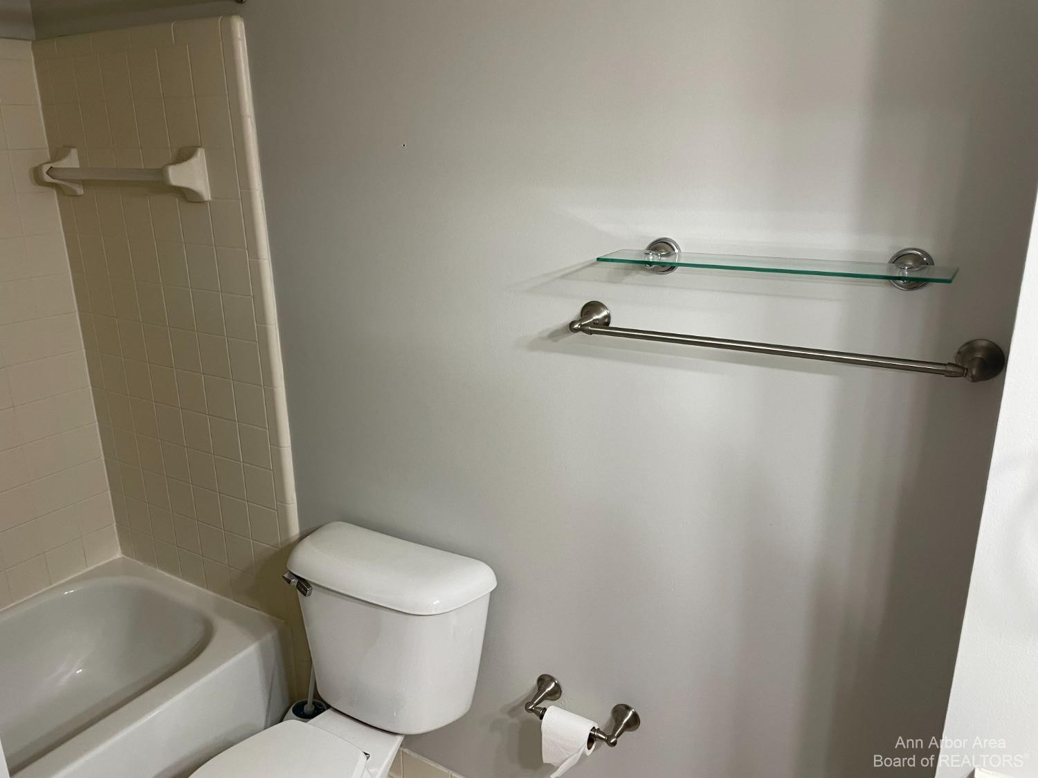 70 Pine Tree Ridge Waterford, MI 48327 - Photo 13 of 19 Photo 13