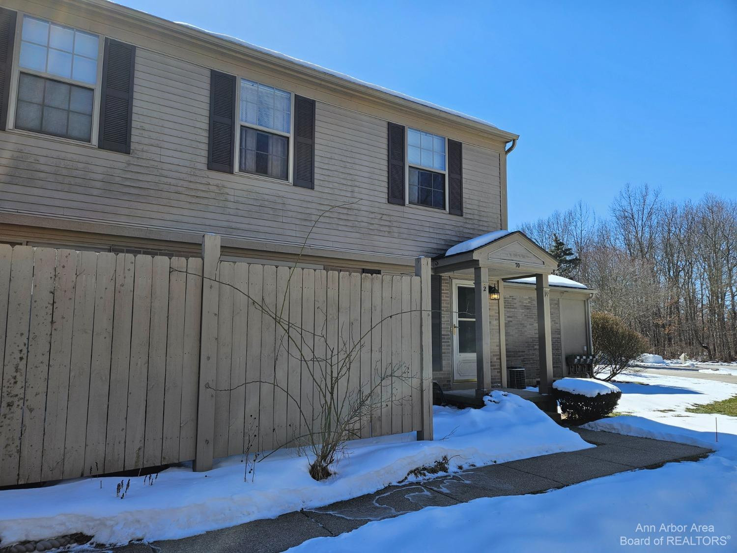 70 Pine Tree Ridge Waterford, MI 48327 - Photo 2 of 19 Photo 2