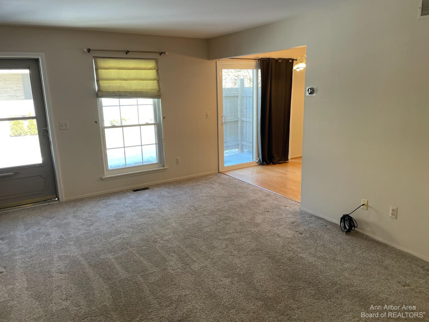 70 Pine Tree Ridge Waterford, MI 48327 - Photo 8 of 19 Photo 8