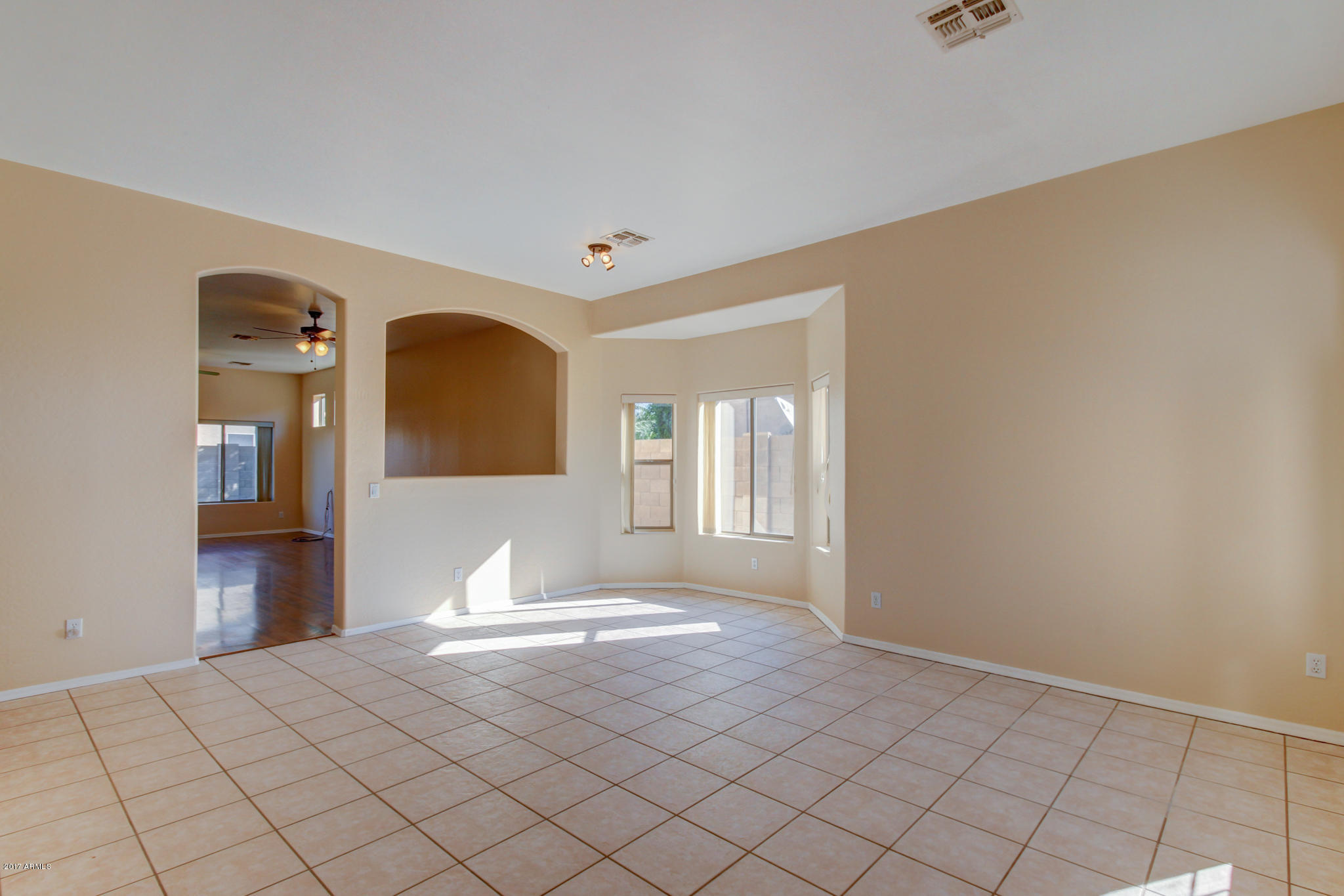 658 East Ranch Road Gilbert, AZ 85296 - Photo 4 of 36 658 East Ranch Road MLS (4)