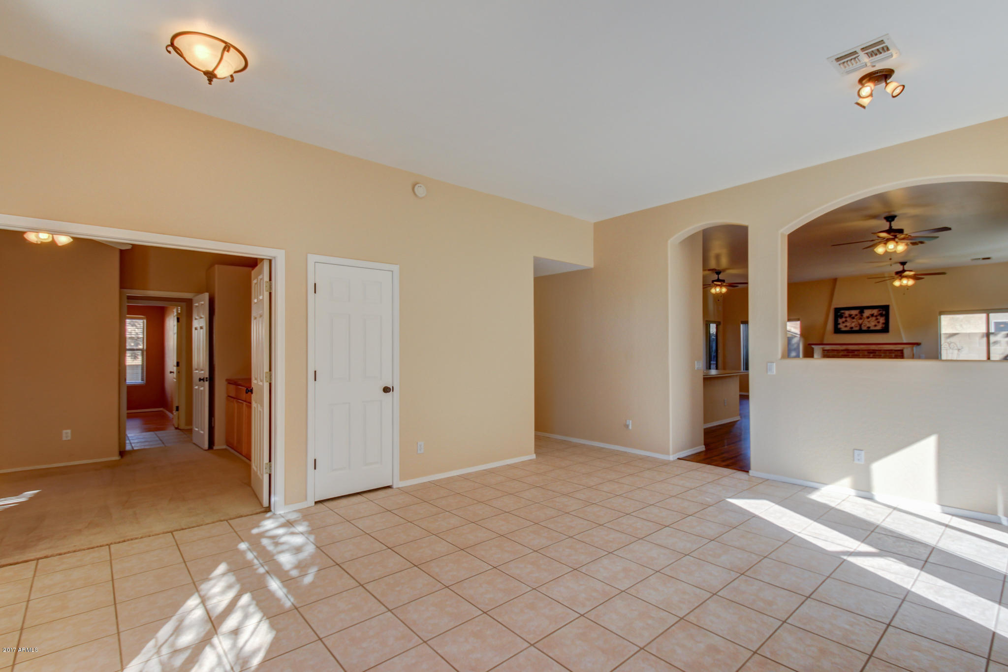 658 East Ranch Road Gilbert, AZ 85296 - Photo 5 of 36 658 East Ranch Road MLS (5)