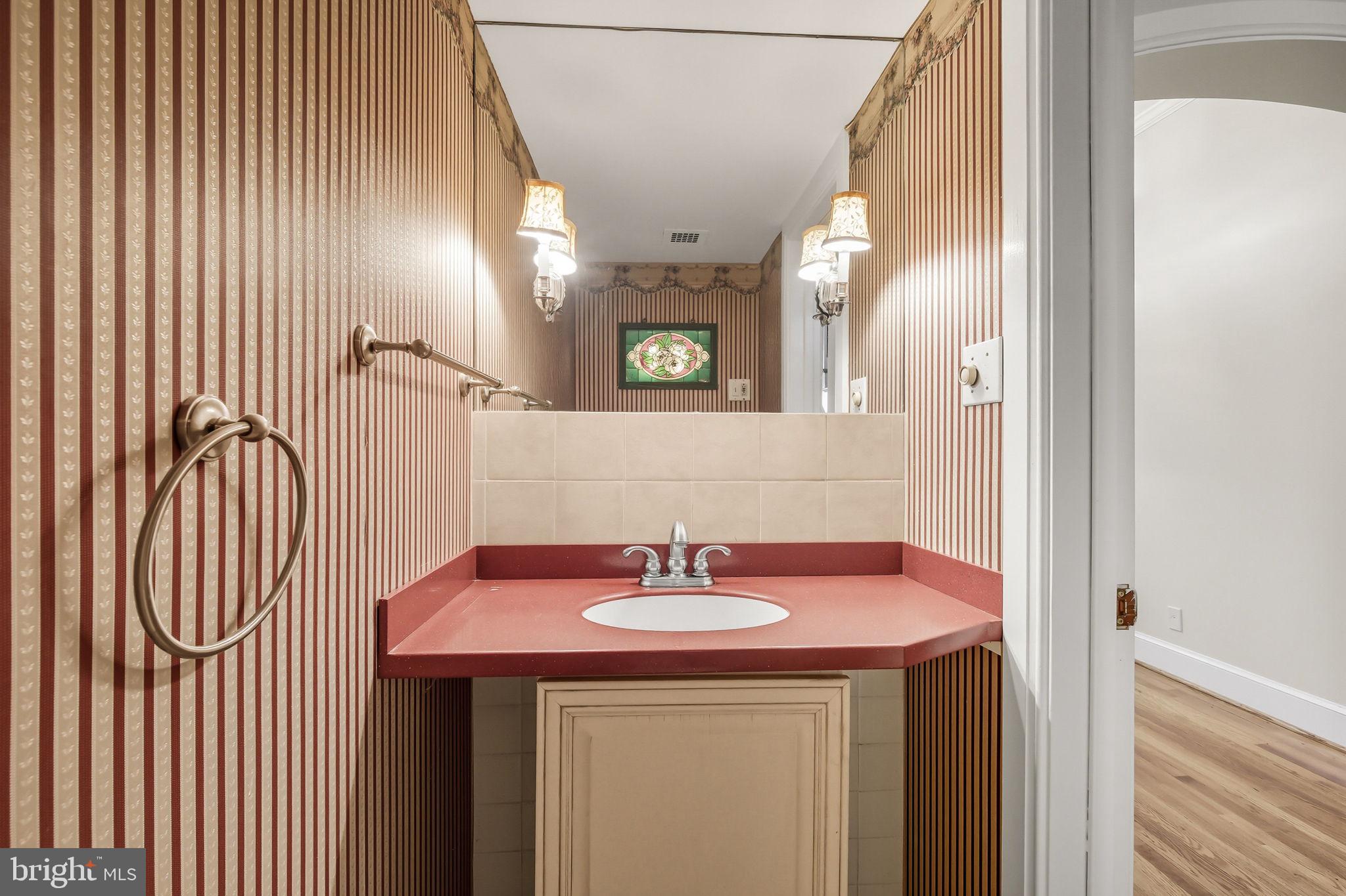 1317 4th Street Southwest Washington, DC 20024 - Photo 13 of 65 Powder Room