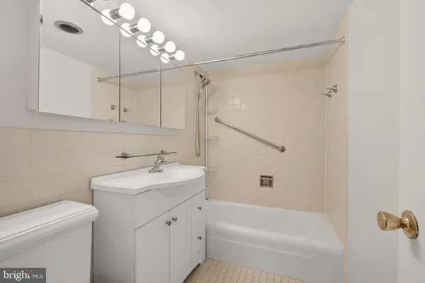 $1,300,000 | 1317 4th Street Southwest, Washington, DC 20024