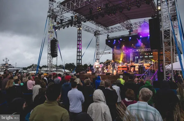 $1,300,000 | 1317 4th Street Southwest, Washington, DC 20024