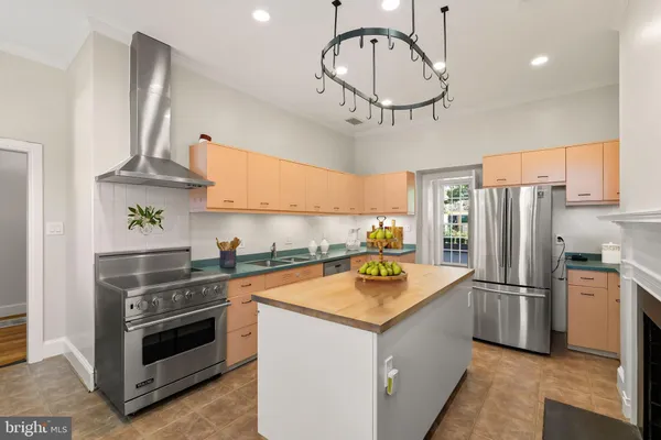 $1,300,000 | 1317 4th Street Southwest, Washington, DC 20024