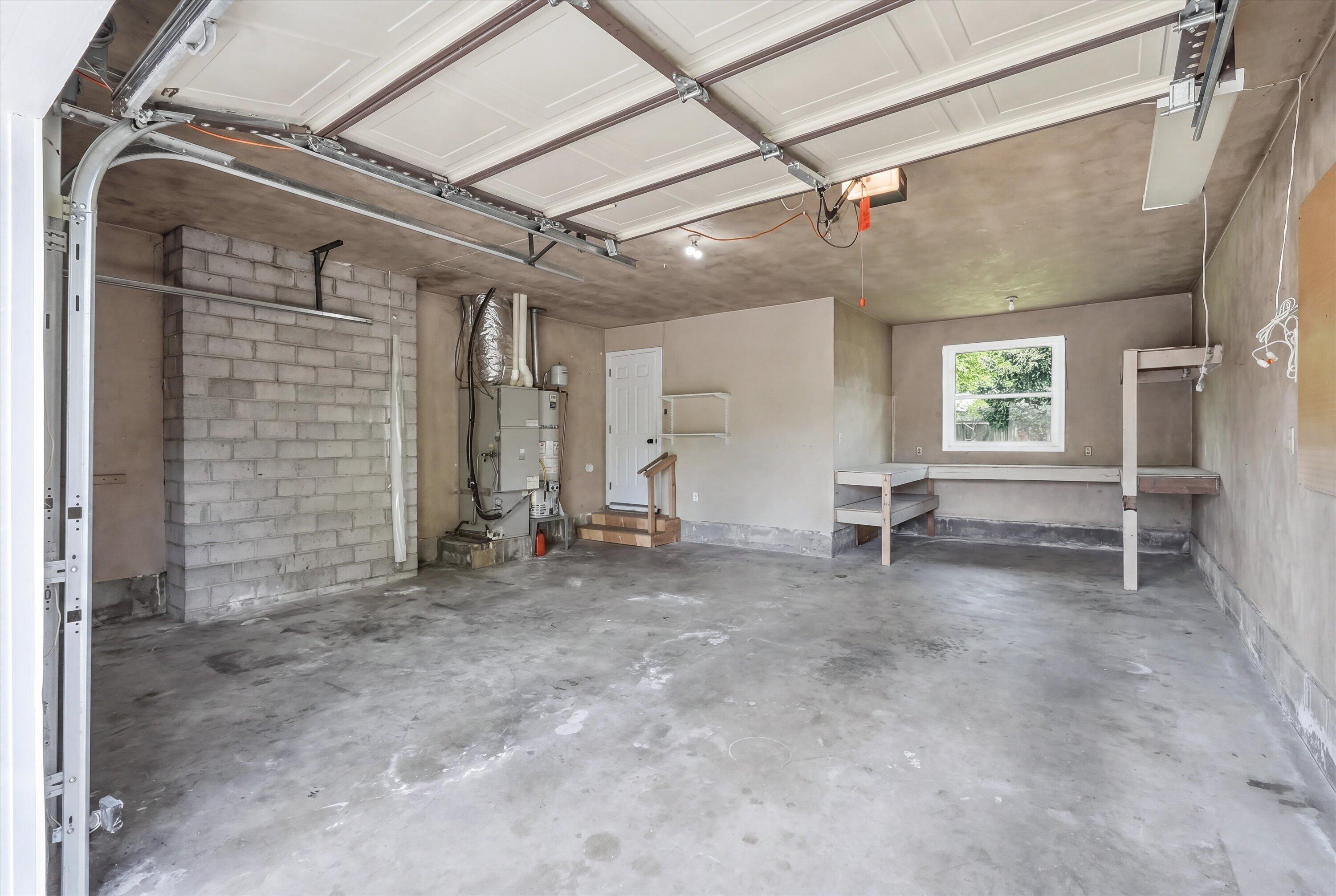 689 South Modoc Avenue Medford, OR 97504 - Photo 31 of 47 Garage with small workshop space