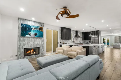 $2,499,000 | 620 22nd Street, Huntington Beach, CA 92648