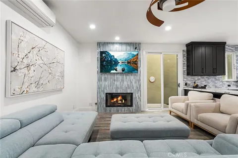 $2,499,000 | 620 22nd Street, Huntington Beach, CA 92648