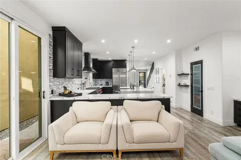 $2,499,000 | 620 22nd Street, Huntington Beach, CA 92648