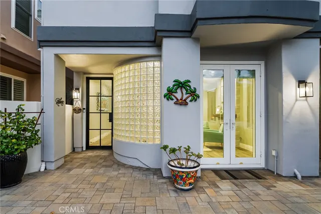 $2,499,000 | 620 22nd Street, Huntington Beach, CA 92648
