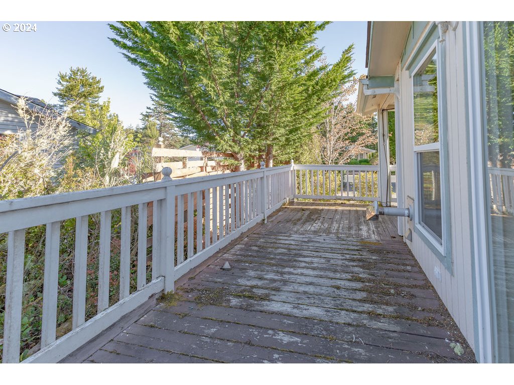 433 Sherwood Loop Florence, OR 97439 - Photo 6 of 48 Gallery Image 6