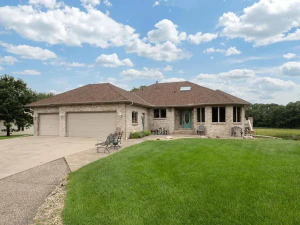 $899,900 | 18410 Jackson Street Northeast, East Bethel, MN 55011