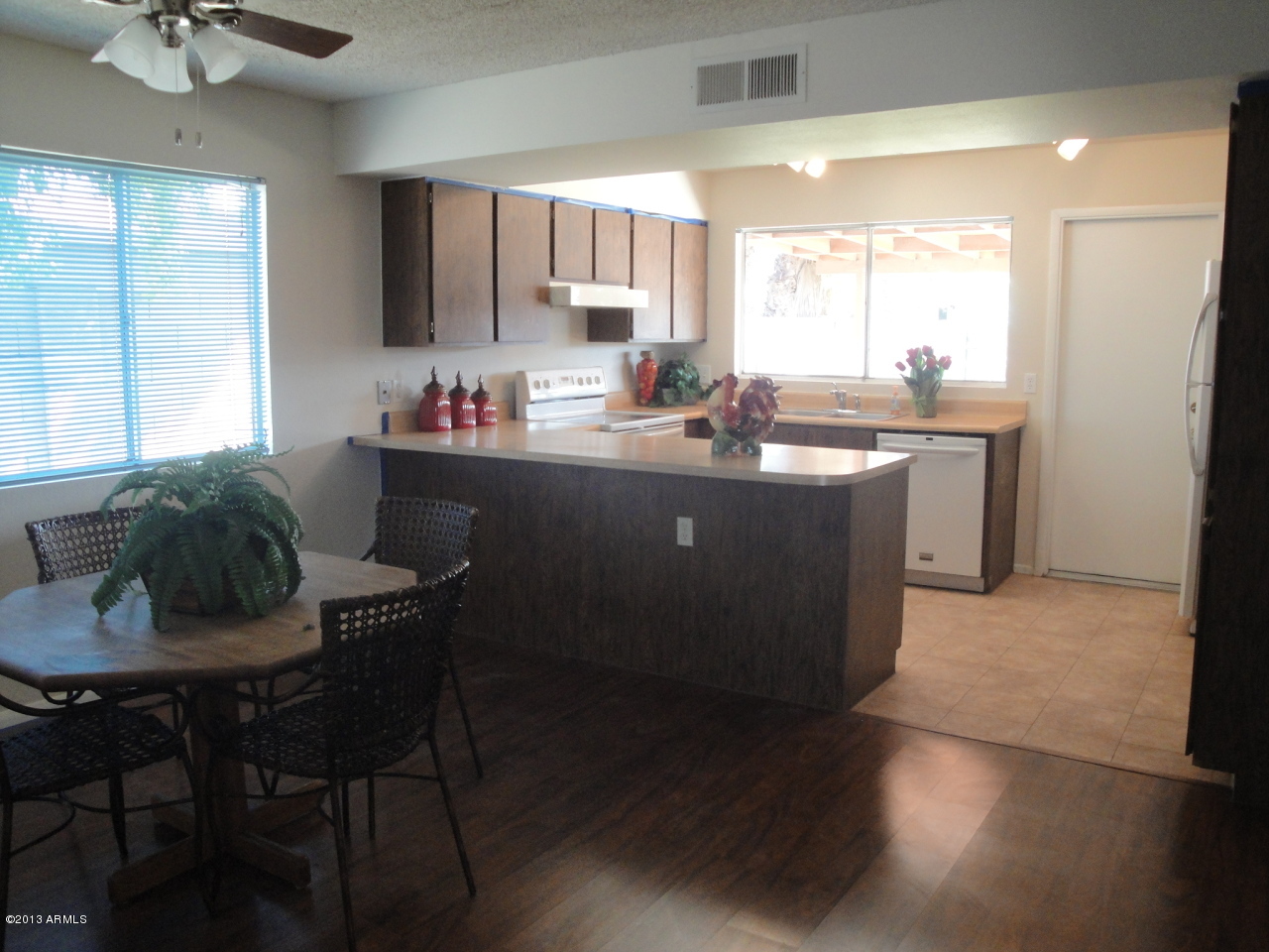 307 West Nopal Place Chandler, AZ 85225 - Photo 2 of 19 nopal (6)