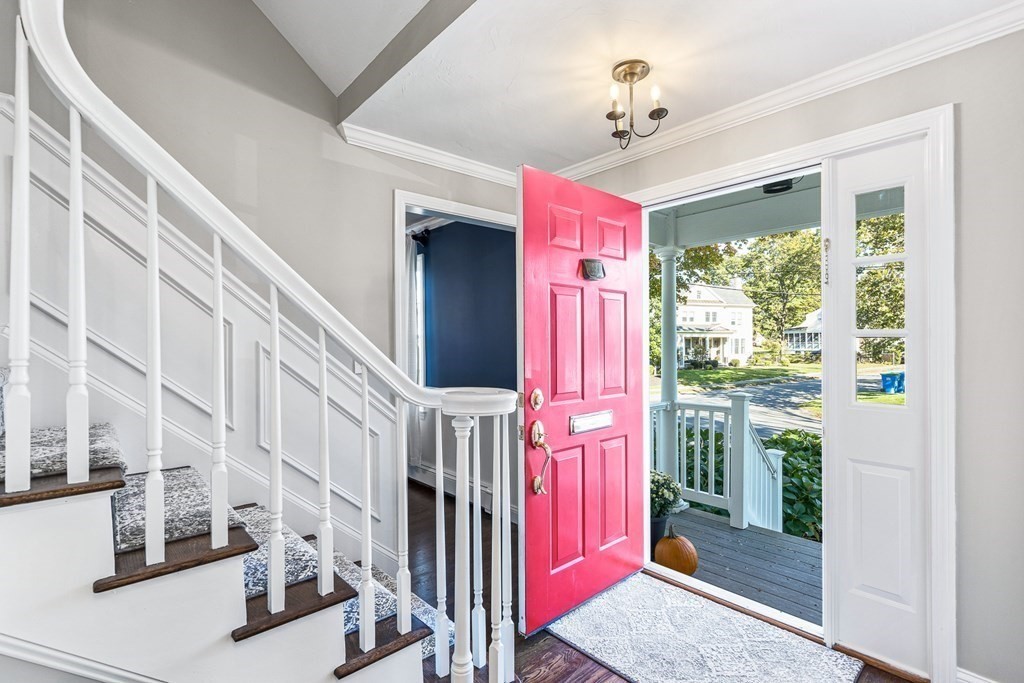 8 Hodges Avenue Wellesley, MA 02482 - Photo 2 of 42