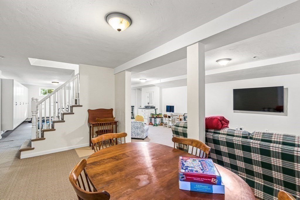 8 Hodges Avenue Wellesley, MA 02482 - Photo 31 of 42