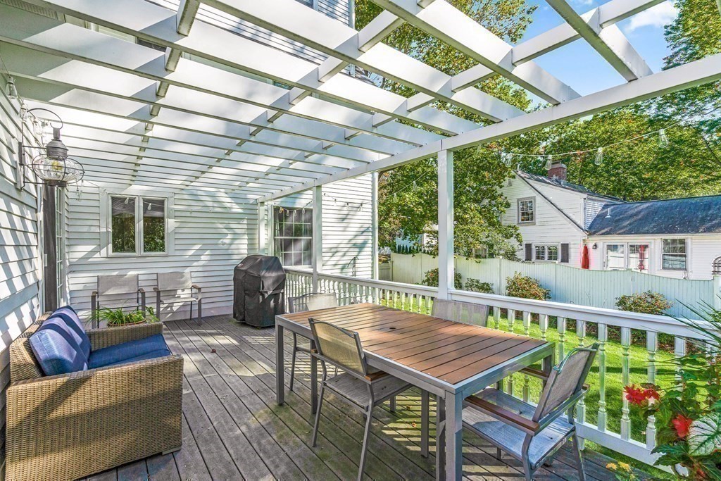 8 Hodges Avenue Wellesley, MA 02482 - Photo 39 of 42