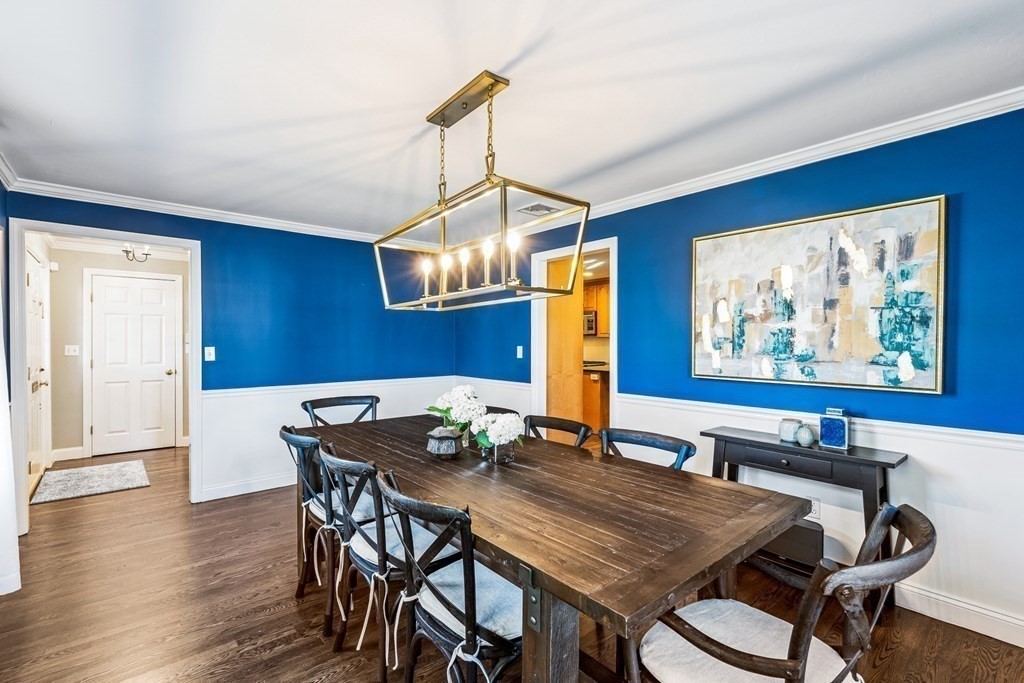 8 Hodges Avenue Wellesley, MA 02482 - Photo 8 of 42