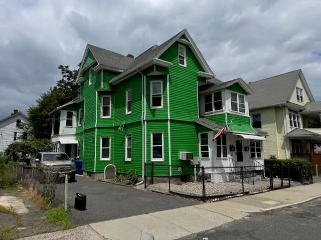 $369,000 | 32 Wendell Place, Springfield, MA 01105