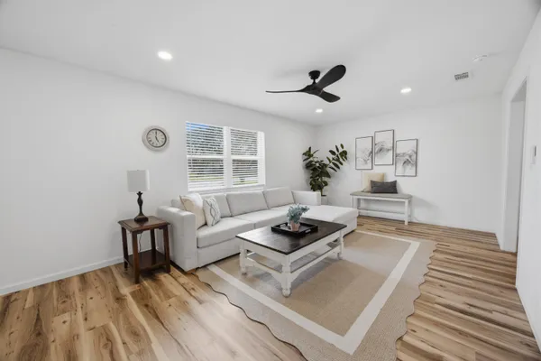 $449,000 | 600 Burgundy Lane, Fort Walton Beach, FL 32547