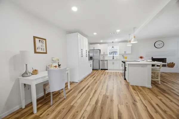 $449,000 | 600 Burgundy Lane, Fort Walton Beach, FL 32547