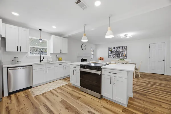 $449,000 | 600 Burgundy Lane, Fort Walton Beach, FL 32547