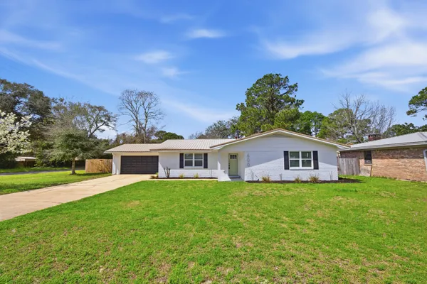 $449,000 | 600 Burgundy Lane, Fort Walton Beach, FL 32547