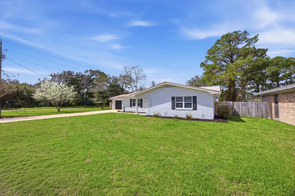 $449,000 | 600 Burgundy Lane, Fort Walton Beach, FL 32547