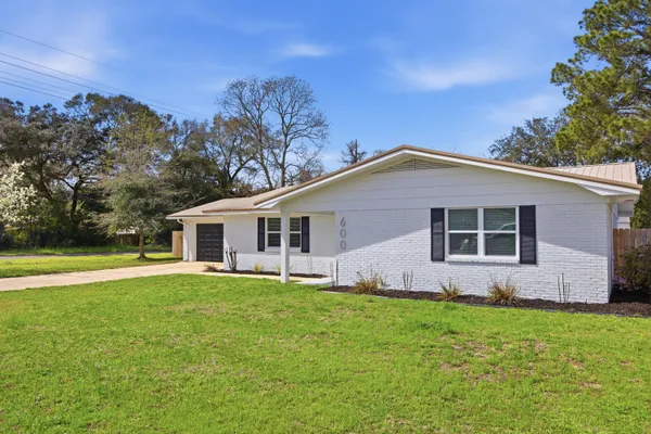 $449,000 | 600 Burgundy Lane, Fort Walton Beach, FL 32547