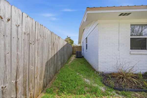 $449,000 | 600 Burgundy Lane, Fort Walton Beach, FL 32547