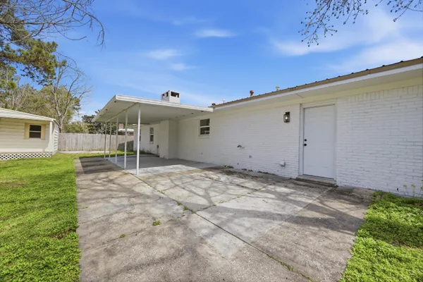 $449,000 | 600 Burgundy Lane, Fort Walton Beach, FL 32547