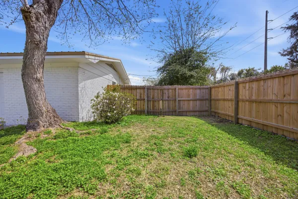 $449,000 | 600 Burgundy Lane, Fort Walton Beach, FL 32547