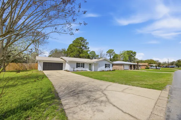 $449,000 | 600 Burgundy Lane, Fort Walton Beach, FL 32547