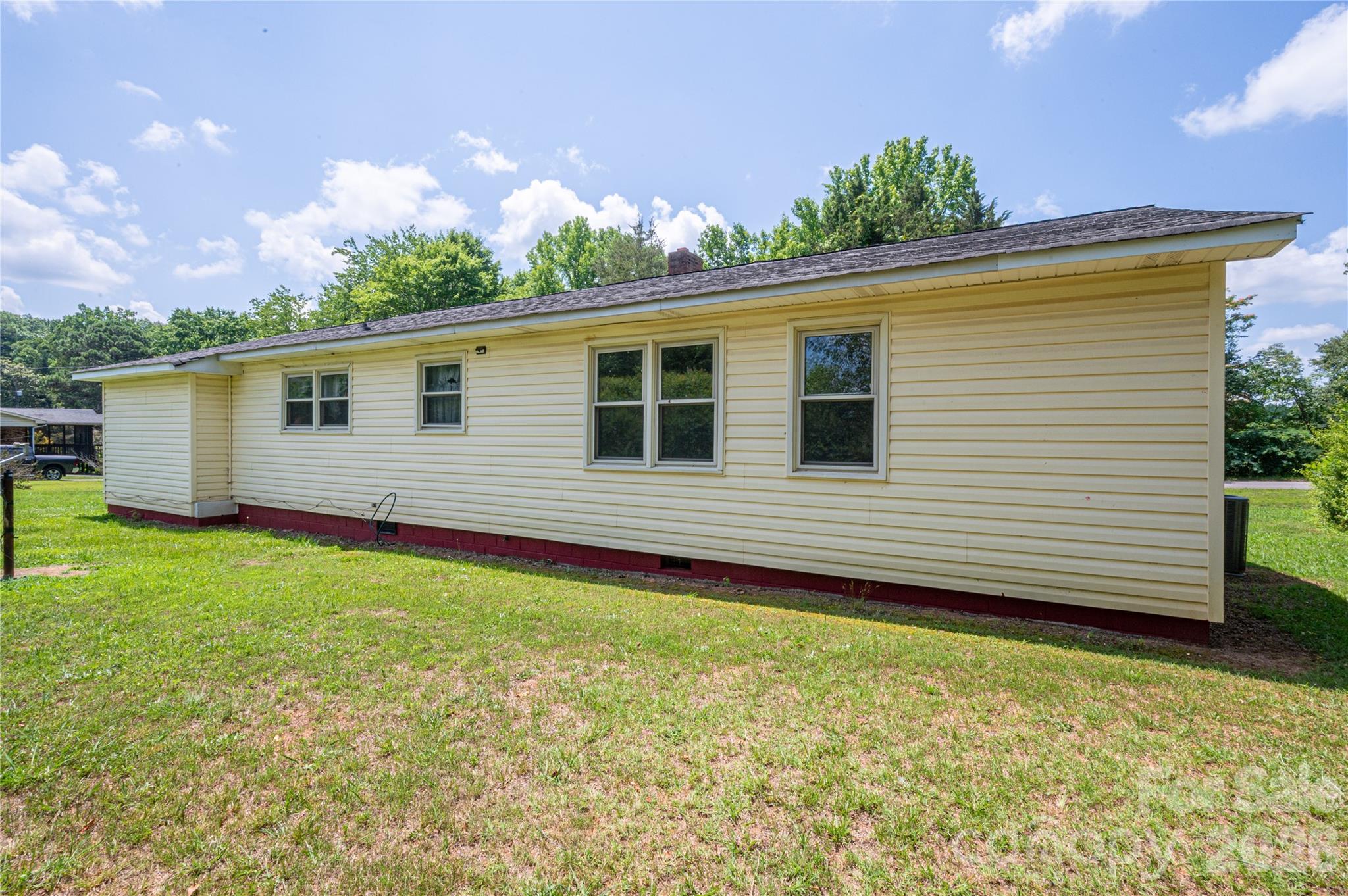 455 State Rd S-11-295 Blacksburg, SC 29702 - Photo 23 of 32