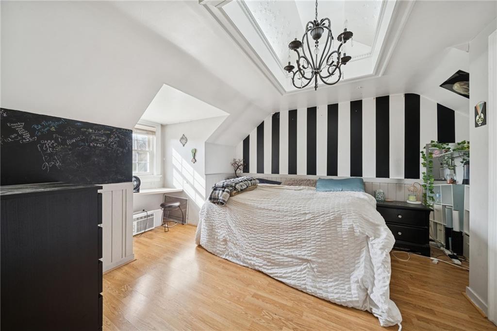 1512 Abers Creek Road Pittsburgh, PA 15239 - Photo 22 of 45 a very nice looking room with a large window