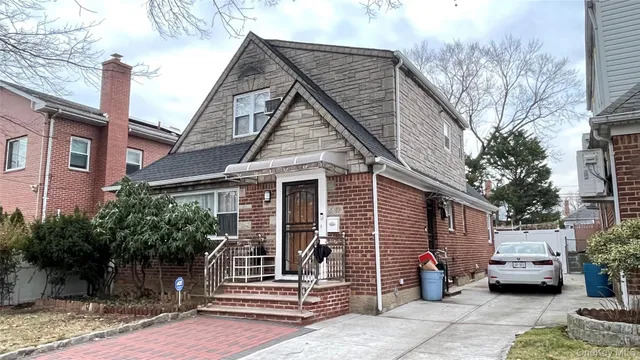 $1,450,000 | 58-07 210th Street | Bayside