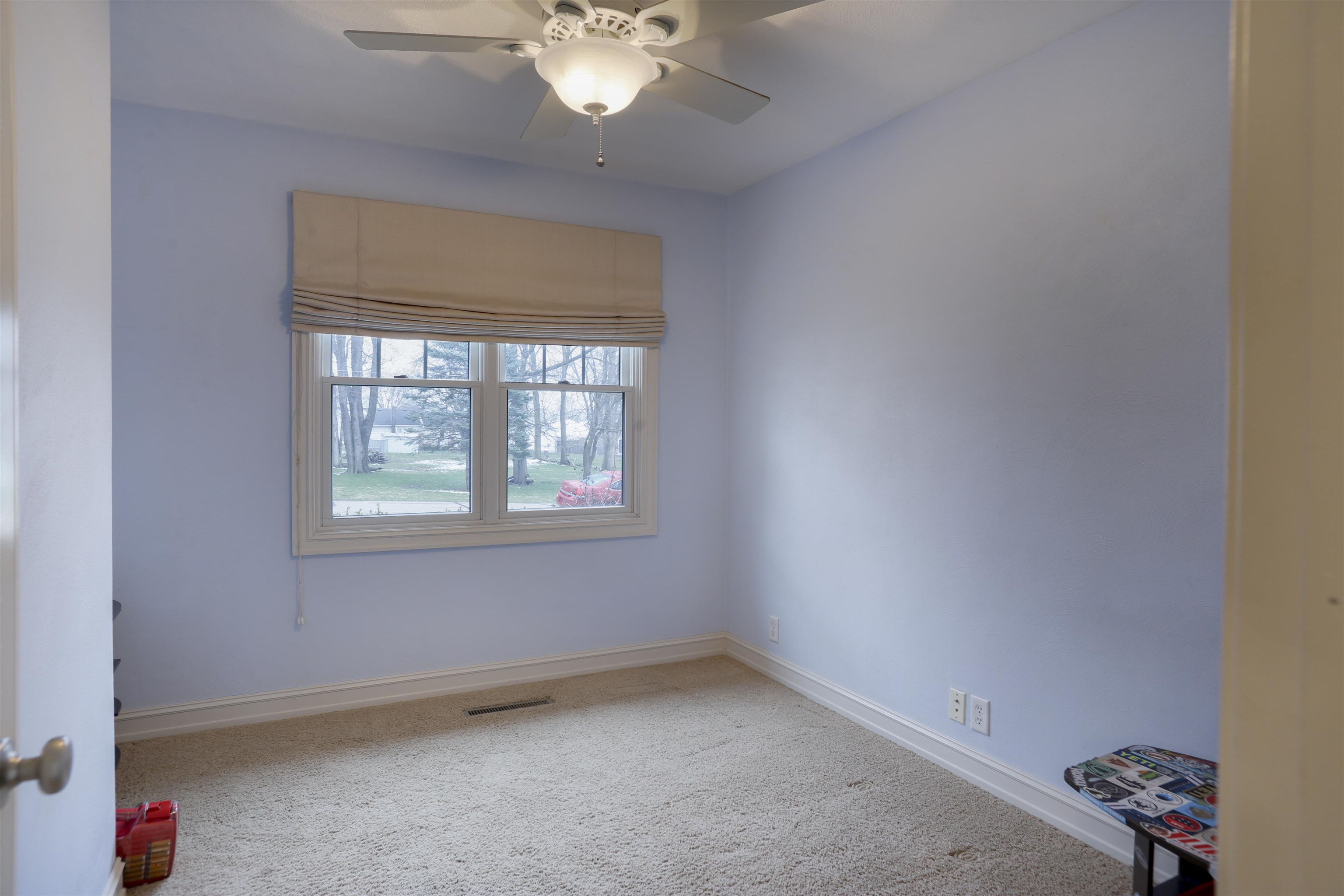 616 Davis Street Davis, IL 61019 - Photo 6 of 14 an empty room with a window