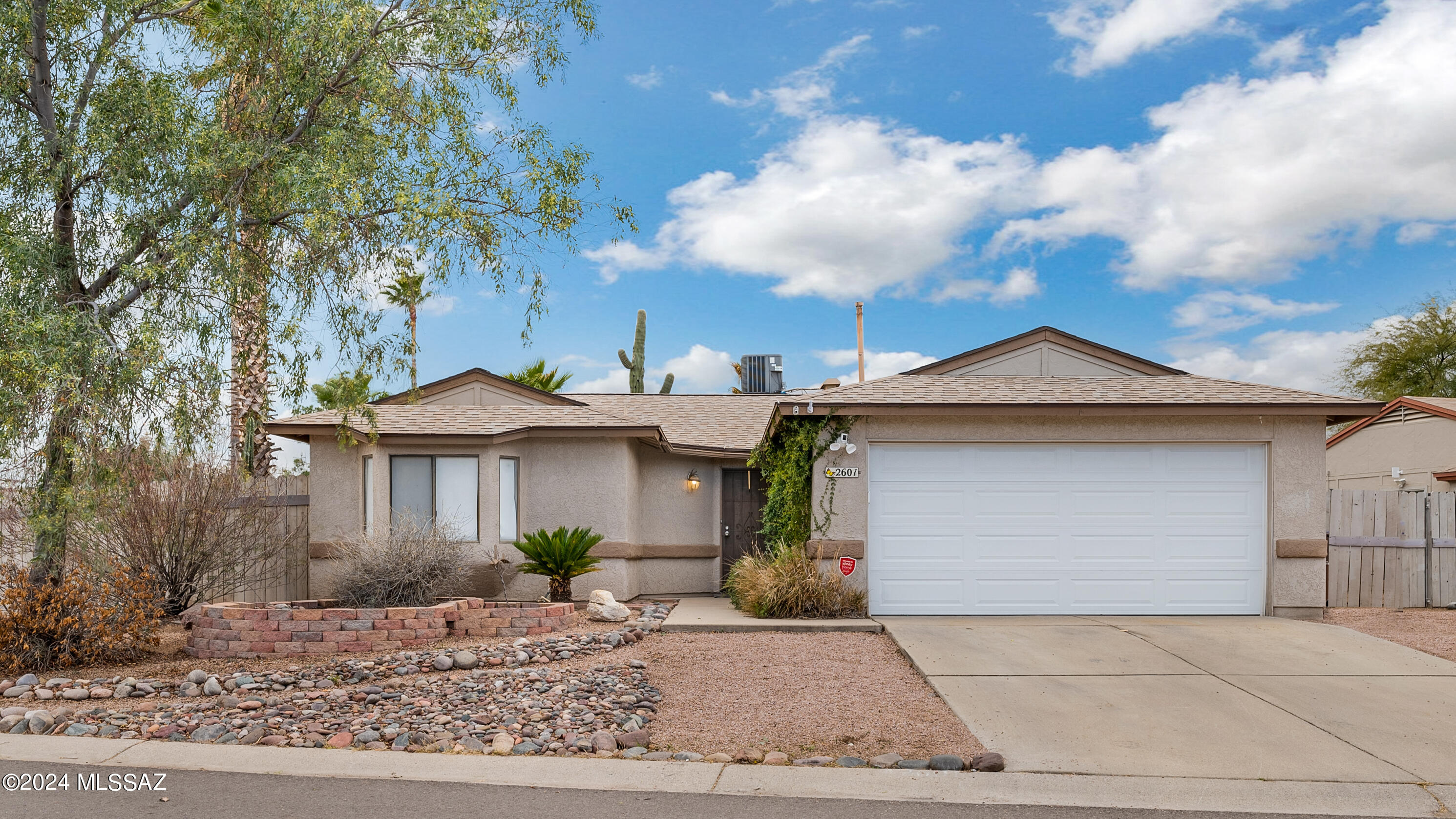 2601 West Flamebrook Road Tucson, AZ 85741 - Photo 2 of 29