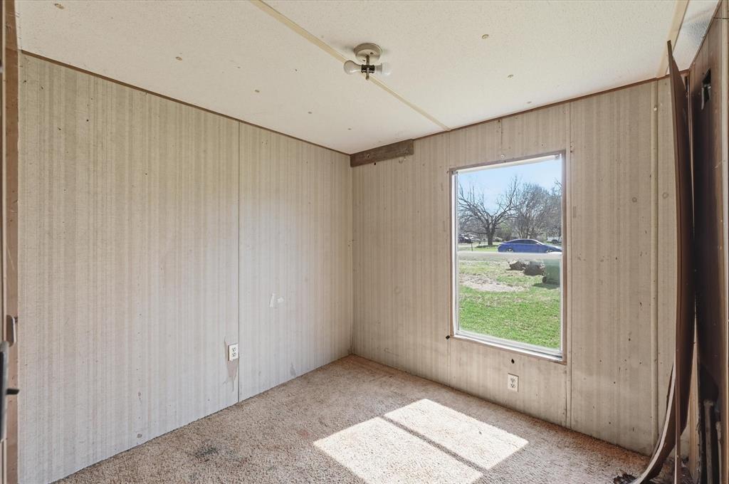 209 Northeast 8th Street Hubbard, TX 76648 - Photo 11 of 21