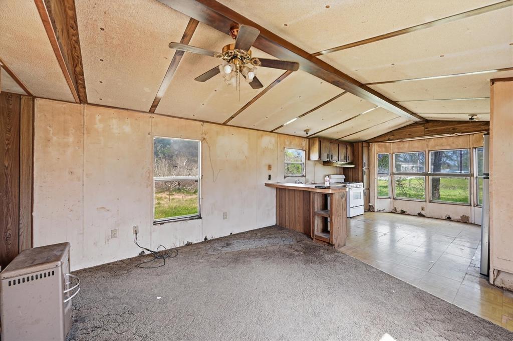 209 Northeast 8th Street Hubbard, TX 76648 - Photo 5 of 21