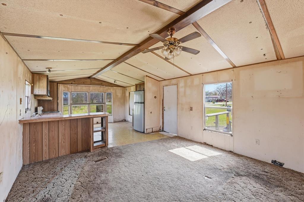 209 Northeast 8th Street Hubbard, TX 76648 - Photo 9 of 21