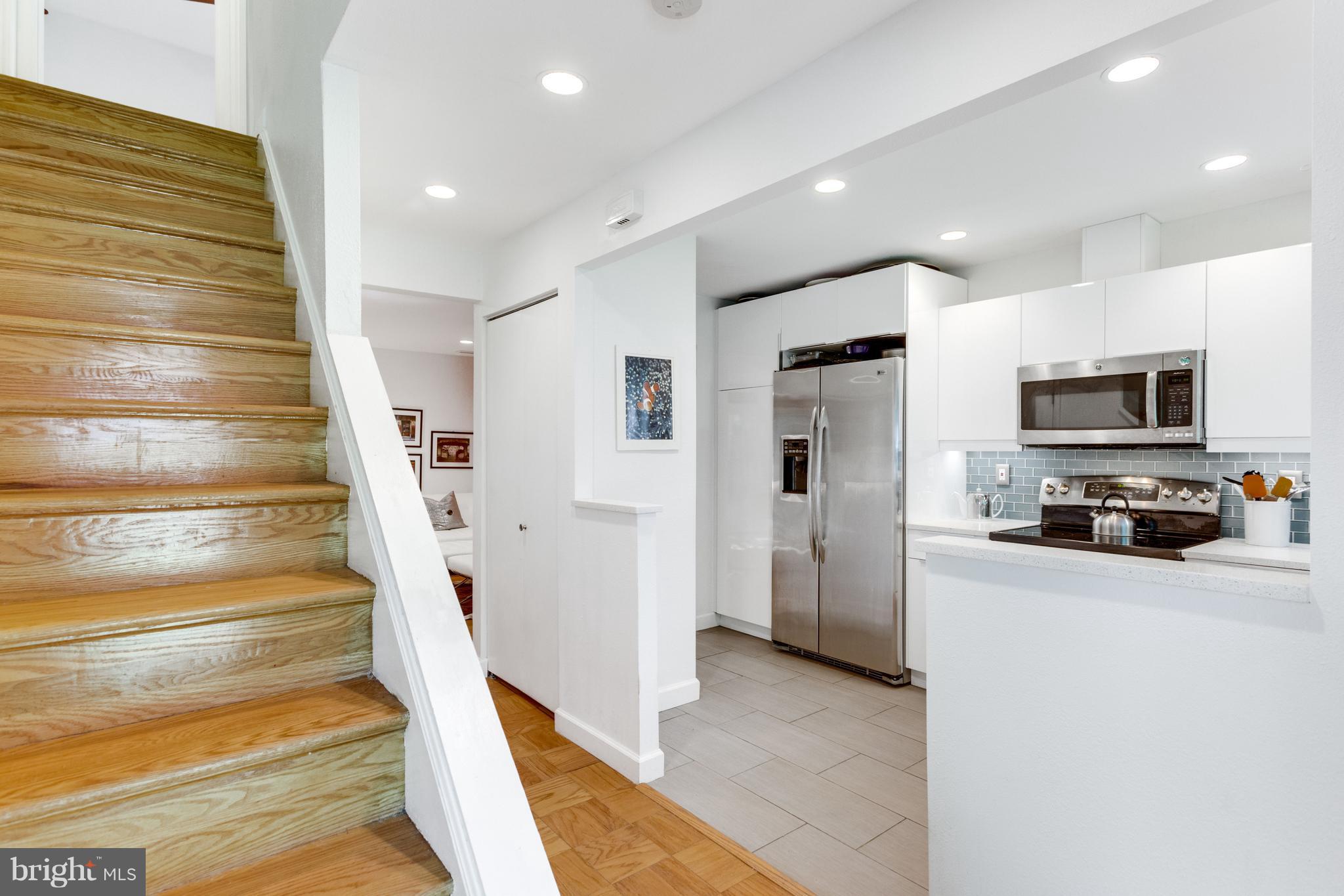 1747 Wainwright Drive Reston, VA 20190 - Photo 2 of 30 Interior (General)