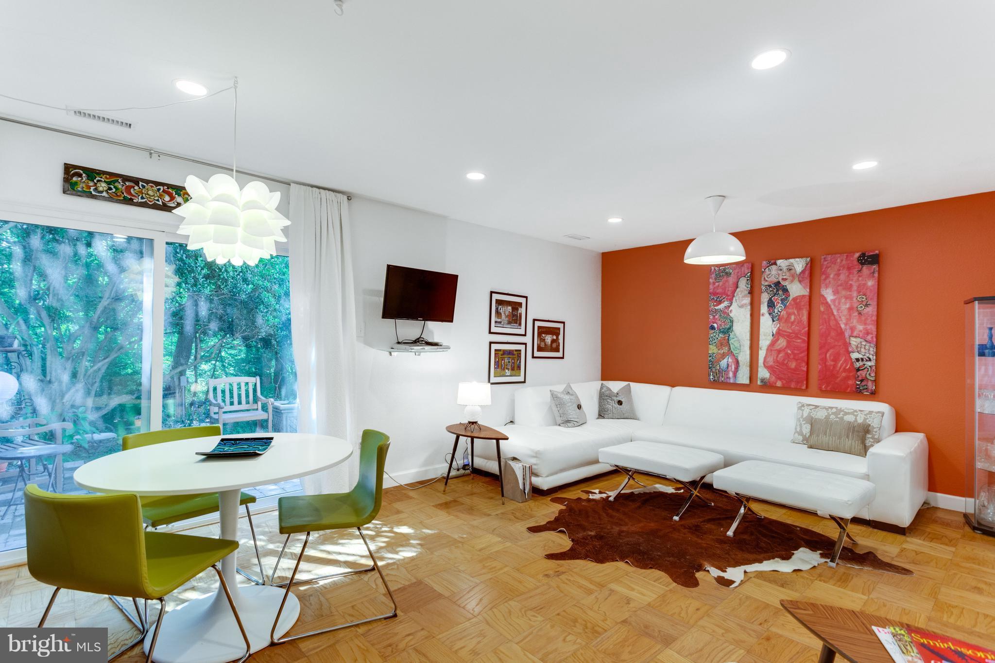 1747 Wainwright Drive Reston, VA 20190 - Photo 10 of 30 Living Room