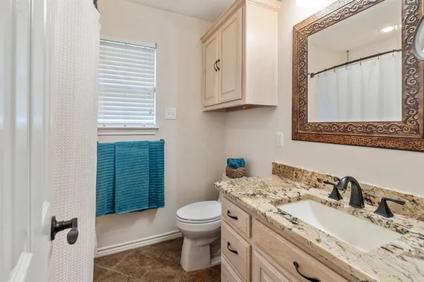 $599,900 | 108 Forehand Drive, Trinidad, TX 75163