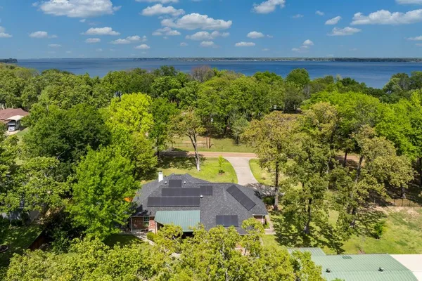 $599,900 | 108 Forehand Drive, Trinidad, TX 75163