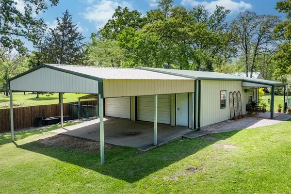 $599,900 | 108 Forehand Drive, Trinidad, TX 75163