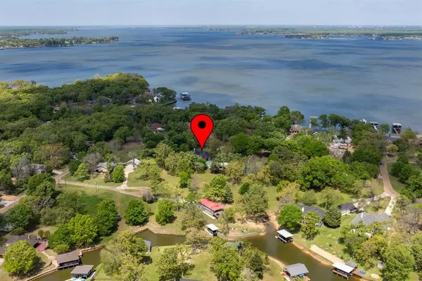 $599,900 | 108 Forehand Drive, Trinidad, TX 75163