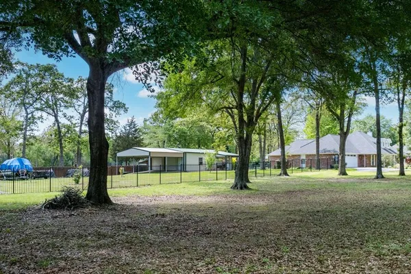 $599,900 | 108 Forehand Drive, Trinidad, TX 75163
