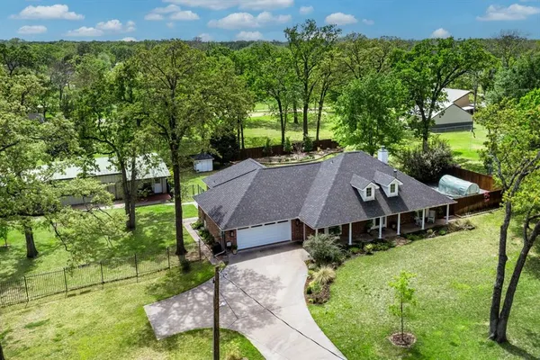$599,900 | 108 Forehand Drive, Trinidad, TX 75163