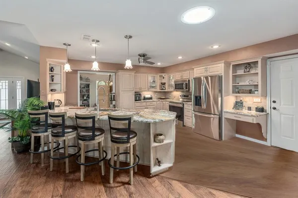 $599,900 | 108 Forehand Drive, Trinidad, TX 75163